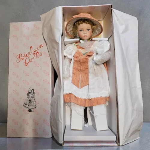 Duża porcelanowa lalka kolekcjonerska Pauline Dolls – 70 cm