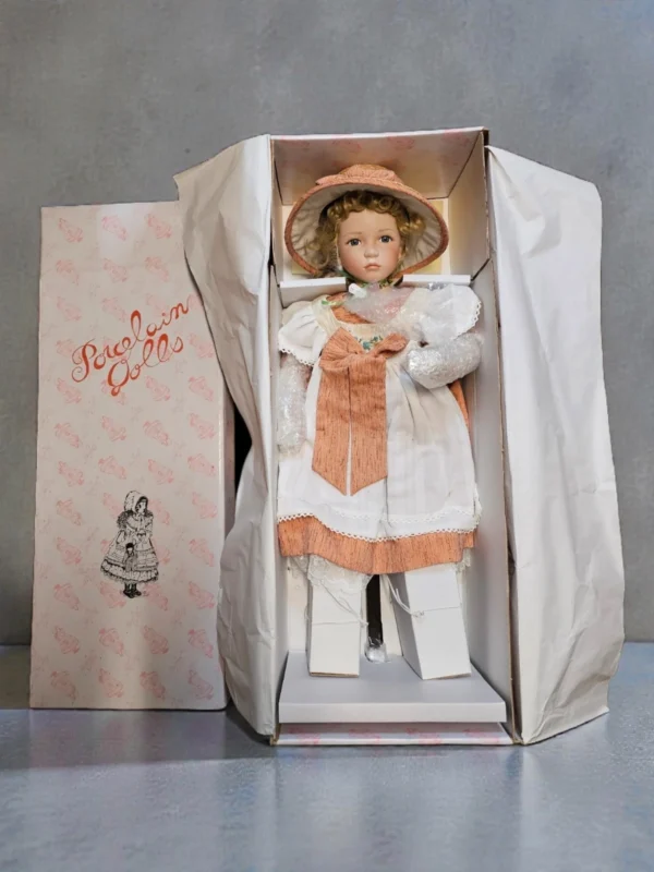 Duża porcelanowa lalka kolekcjonerska Pauline Dolls – 70 cm