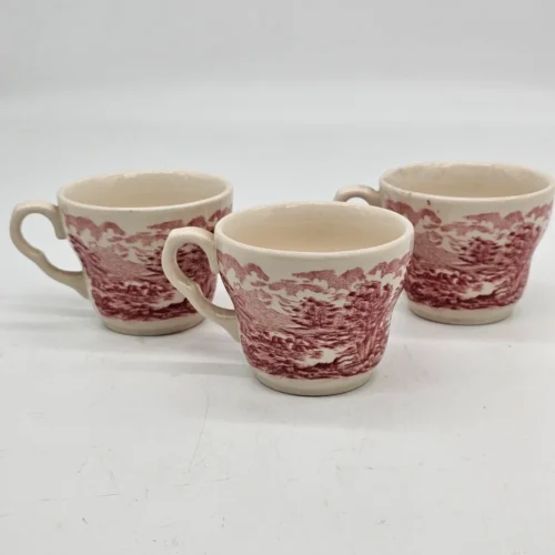 Zestaw 3 filiżanek ceramicznych vintage z czerwonym motywem pastoralnym