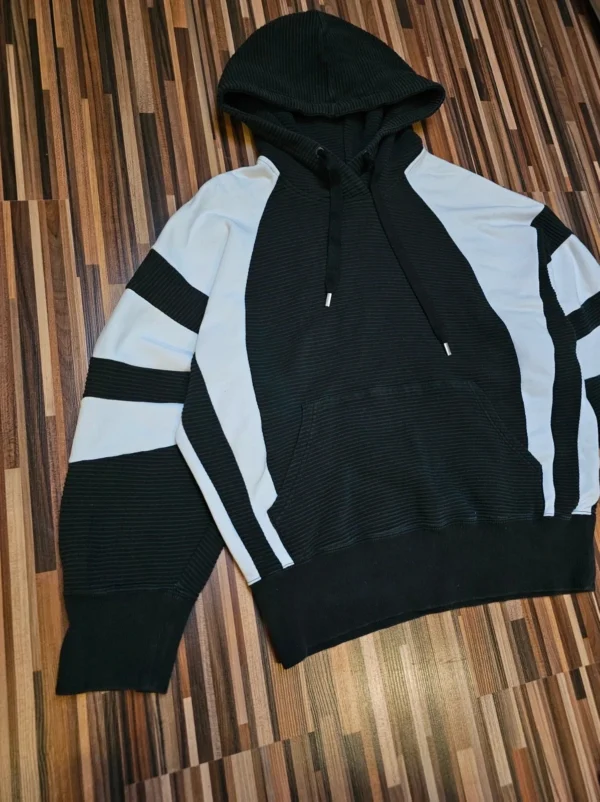 Bluza adidas Equipment ADV/91-18 – czarno-biała, kaptur, 100% bawełna, 61×55 cm