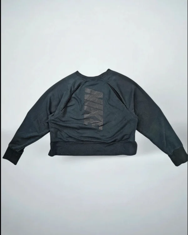 Damska bluza Nike cropped z wycięciem na plecach – sportowy styl