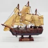 Model żaglowca HMS Bounty dekoracyjny drewniany statek na podstawie