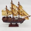Model żaglowca HMS Bounty dekoracyjny drewniany statek na podstawie