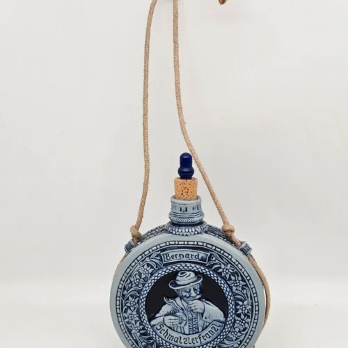 Ceramiczna butelka dekoracyjna na sznurkach Bernards Schmalzerfanl styl ludowy vintage