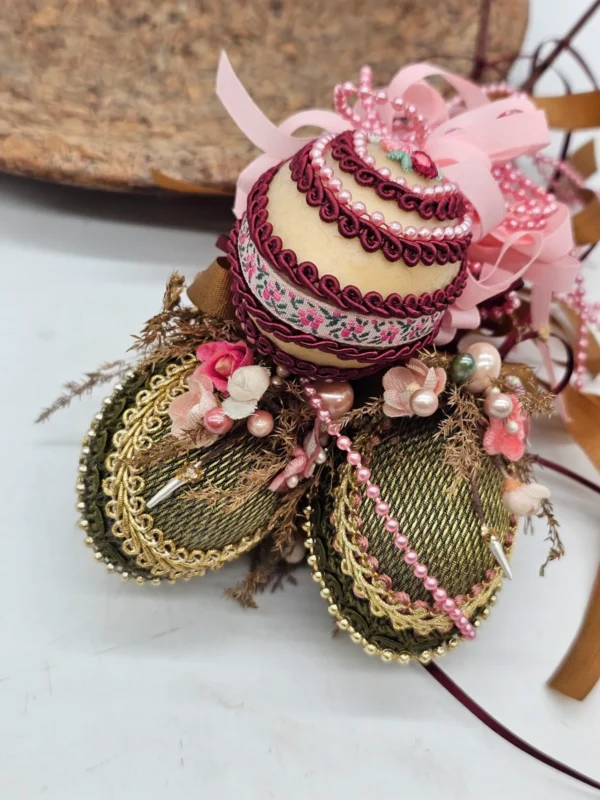 Dekoracyjne jajka wielkanocne handmade wosk i tkanina komplet 2 sztuki