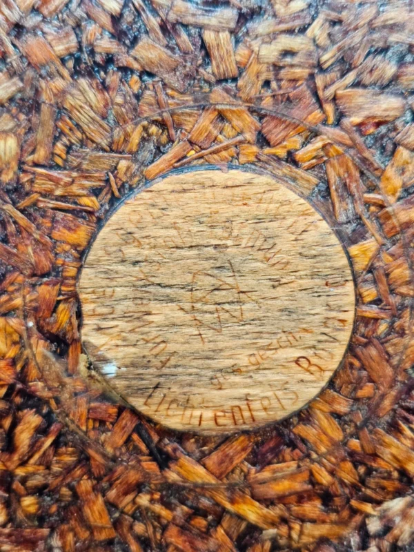Niemiecka taca rustykalna z prasowanego drewna średnica 27 cm vintage