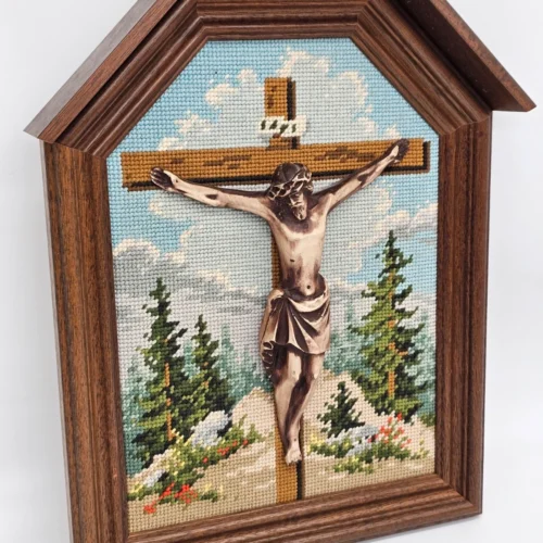 Obraz religijny Jezus Chrystus na krzyżu haft gobelinowy rama drewniana 29x38 cm
