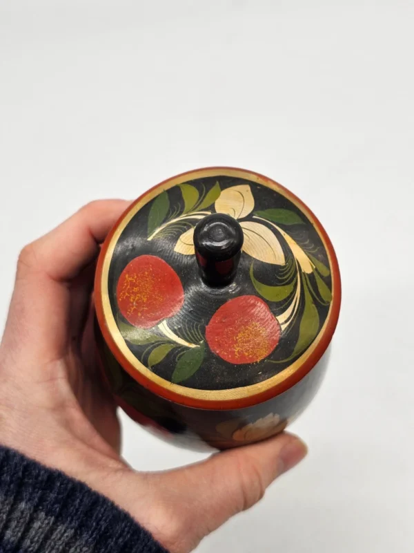 Rosyjski ręcznie malowany drewniany pojemnik z pokrywą 19 cm vintage