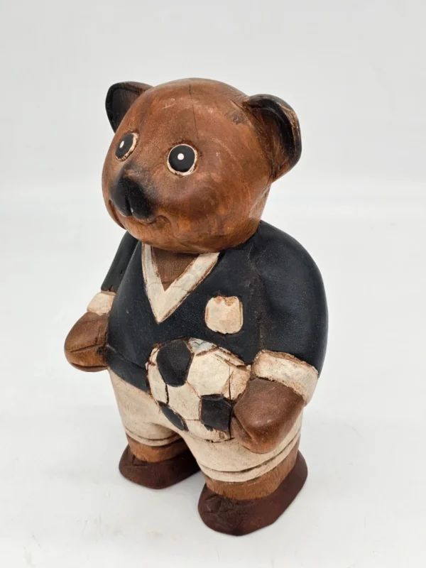 Drewniana figurka miś piłkarz z 1946 roku Ręcznie Rzeźbiona 25 cm