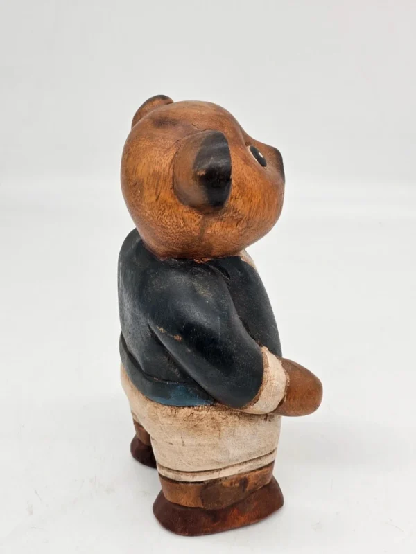 Drewniana figurka miś piłkarz z 1946 roku Ręcznie Rzeźbiona 25 cm