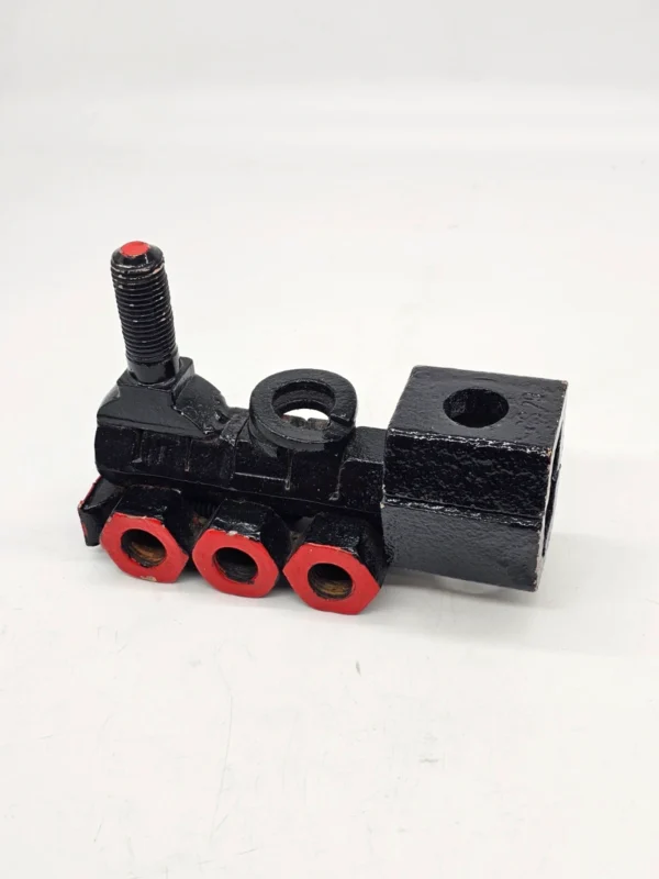 Metalowa figurka lokomotywy ciężka industrialna rzeźba 21 cm