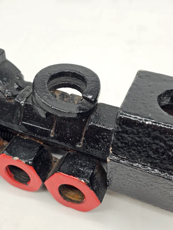 Metalowa figurka lokomotywy ciężka industrialna rzeźba 21 cm