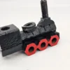 Metalowa figurka lokomotywy ciężka industrialna rzeźba 21 cm
