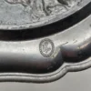 Stara patera myśliwska 22 cm relief jeździec dzik pies metal sygnowana