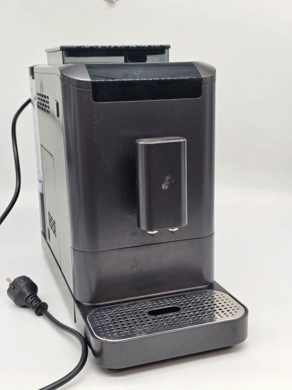 Ekspres automatyczny do kawy Tchibo Esperto Caffè 1470W model 650614 czarny