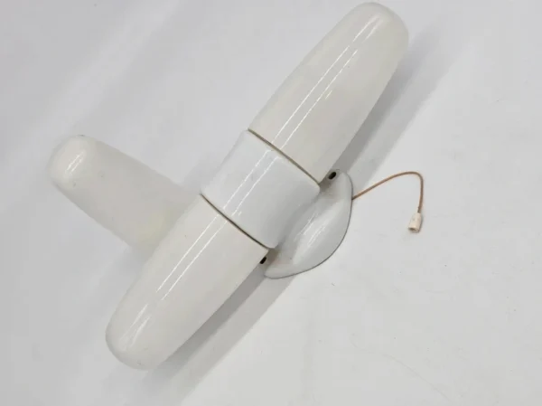 Lampa ścienna retro w Stylu Bauhaus – projekt przypisywany Wilhelmowi Wagenfeldowi, lata 60.