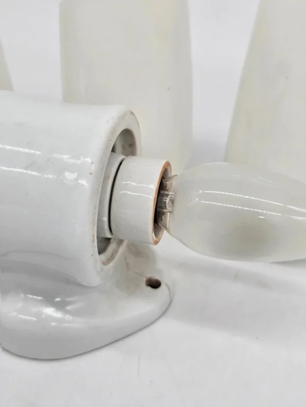 Lampa ścienna retro w Stylu Bauhaus – projekt przypisywany Wilhelmowi Wagenfeldowi, lata 60.