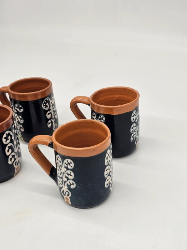 kubki ceramiczne folk czarne ręcznie zdobione 6 szt