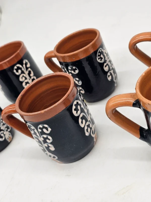 kubki ceramiczne folk czarne ręcznie zdobione 6 szt
