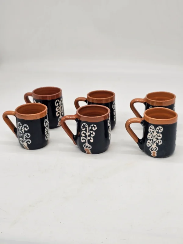 kubki ceramiczne folk czarne ręcznie zdobione 6 szt