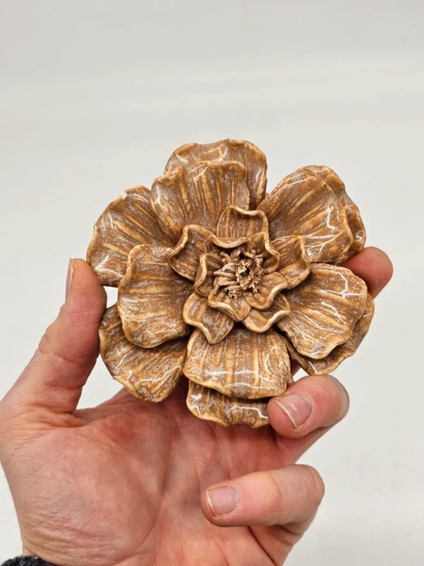 Ceramiczny kwiat dekoracyjny ścienny 11 cm