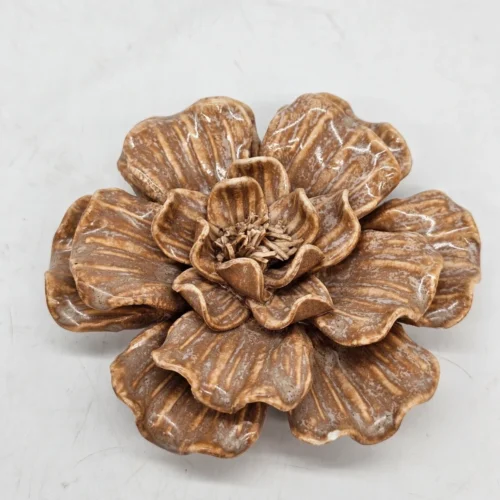 Ceramiczny kwiat dekoracyjny ścienny 11 cm