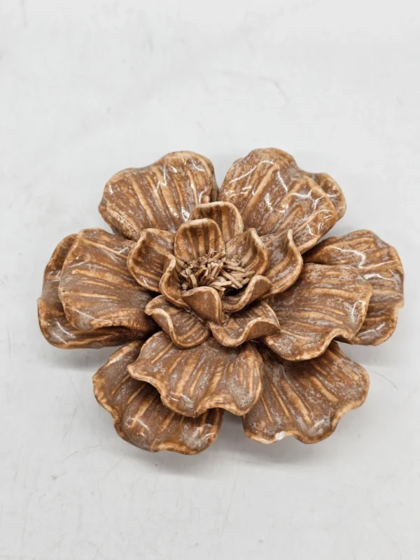 Ceramiczny kwiat dekoracyjny ścienny 11 cm