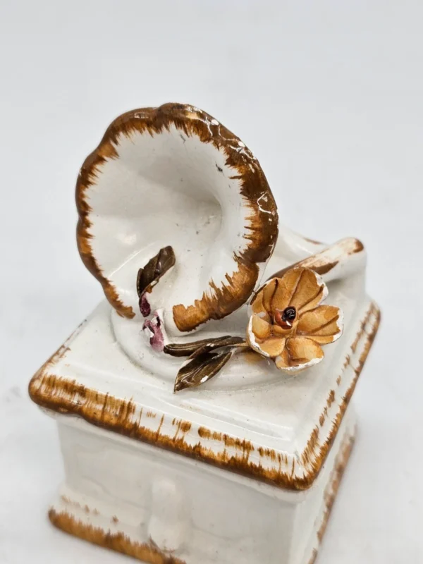 Ceramiczna szkatułka w kształcie gramofonu sygnowana Sallanka 13 cm
