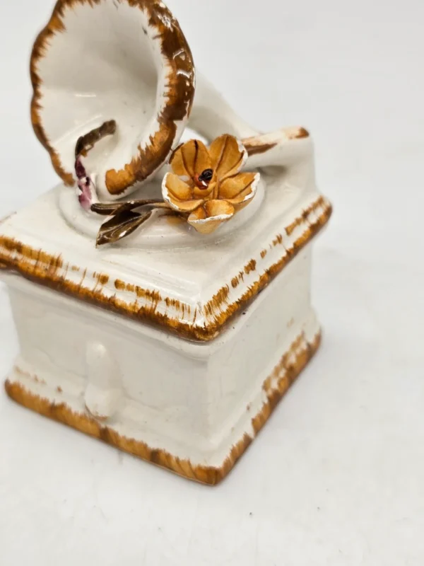 Ceramiczna szkatułka w kształcie gramofonu sygnowana Sallanka 13 cm