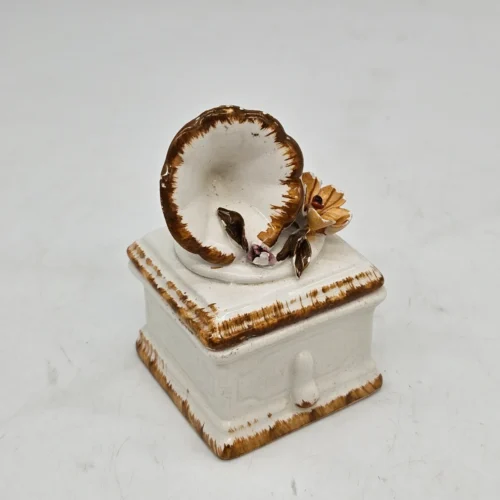 Ceramiczna szkatułka w kształcie gramofonu sygnowana Sallanka 13 cm