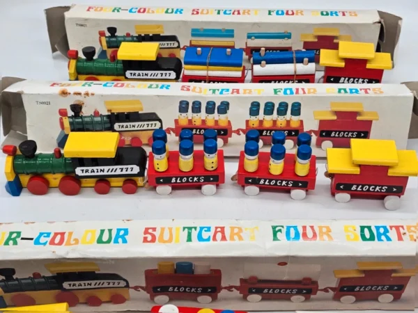 Drewniany Pociąg vintage Four Colour Suitcart komplet Z wagonami