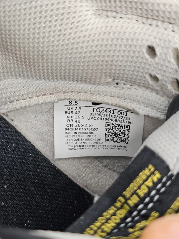Nike Dunk Low Czarno białe zółty swoosh EUR 42 oryginalne