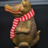 Skarbonka Krokodyl z szalikiem – vintage, Beloplast 1985, 24 cm