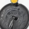 Czarny świecznik ceramiczny rękodzieło 20 cm z uchwytem i medalionami