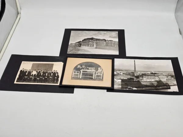 Zestaw starych fotografii czarno białych 3 szt oraz obrazek w ramce
