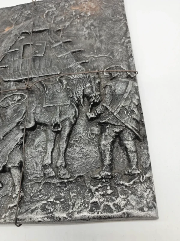 Metalowa płaskorzeźba scena rodzajowa przy wozie 37x29 cm