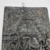 Metalowa płaskorzeźba scena rodzajowa przy wozie 37x29 cm