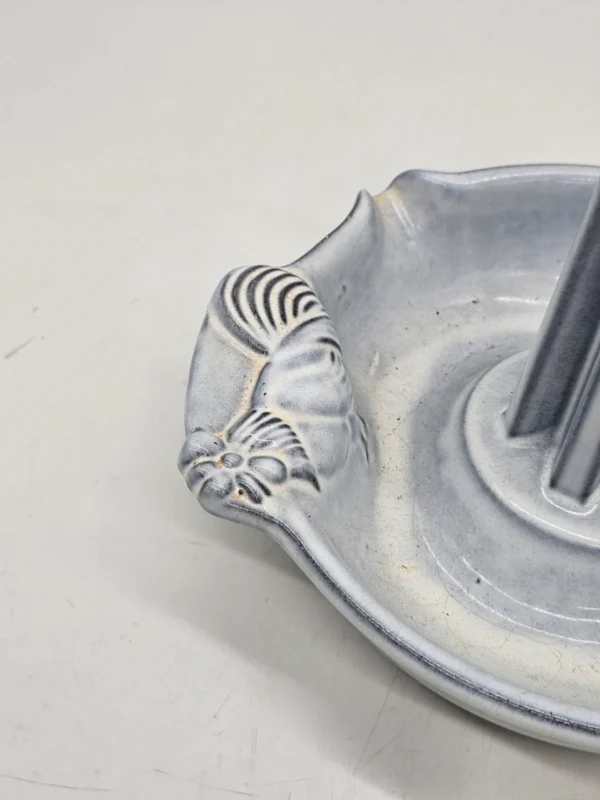Ceramiczny stojak do pieczenia kurczaka W Germany z motywem koguta 25 cm