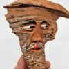 Ręcznie robiona maska z kory drewna na ścianę 24x17 cm