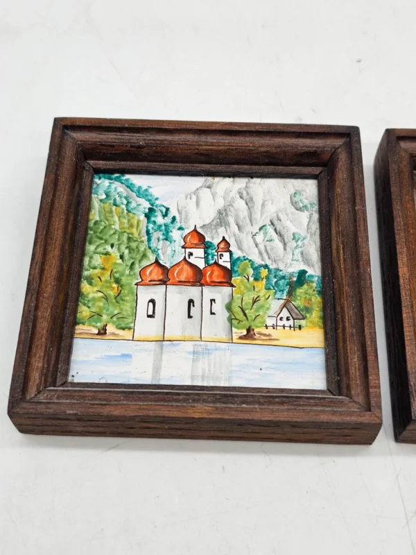 Dwa obrazki kafelki w drewnianych ramkach 2 szt 9x9 cm