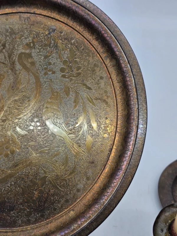 Okrągła taca dekoracyjna metalowa grawerowana ptaki 30 cm