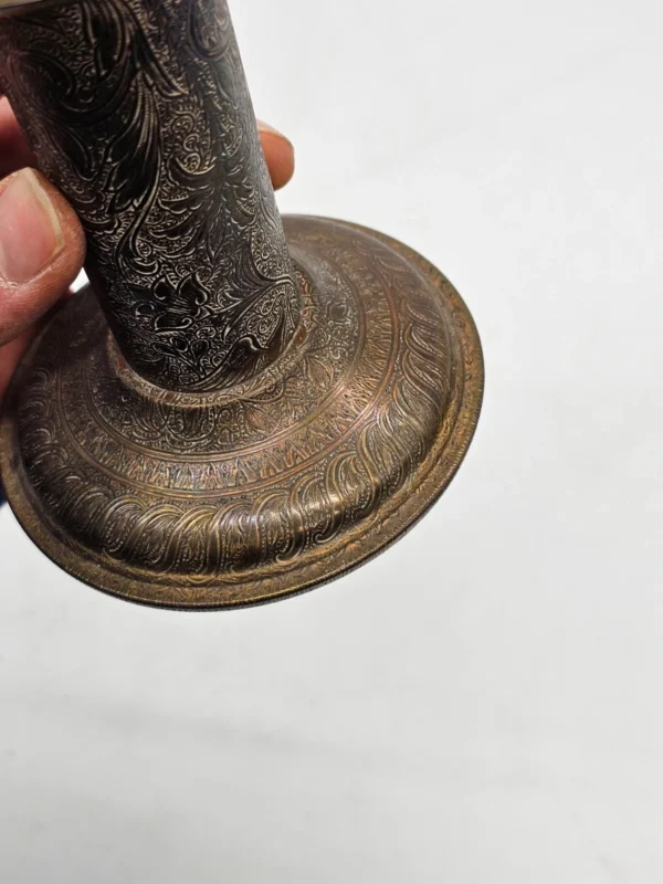 Świecznik metalowy grawerowany vintage 13 cm