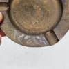 Ozdobna popielniczka z uchwytem na zapałki retro metal 14,5 cm