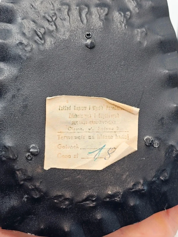 Termometr ścienny z widokiem miasta Olesno – PRL, Zakład juliana Budzyńskiego, lata 60–70, 20 cm
