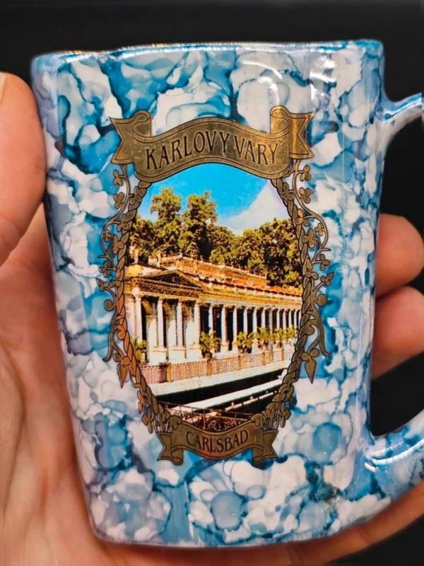 Kubek zdrojowy Karlovy Vary Svobodová becom – ceramika marmurkowa, 300 ml