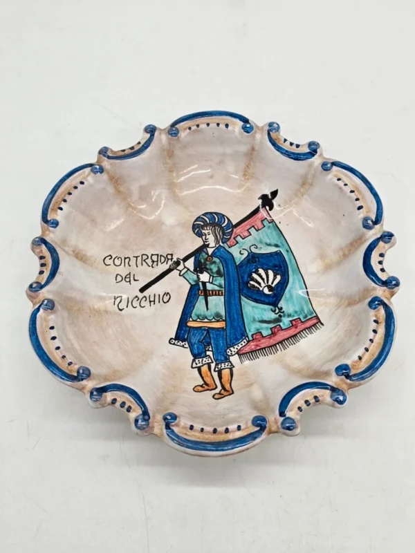 Dekoracyjny talerz ścienny C.A.F.F. Gubbio Italy „Contrada del ricchio” ręcznie malowany Ø 19 cm