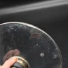 Szklana pokrywka z uchwytem Happy lady 24 karat złota średnica 24,5 cm