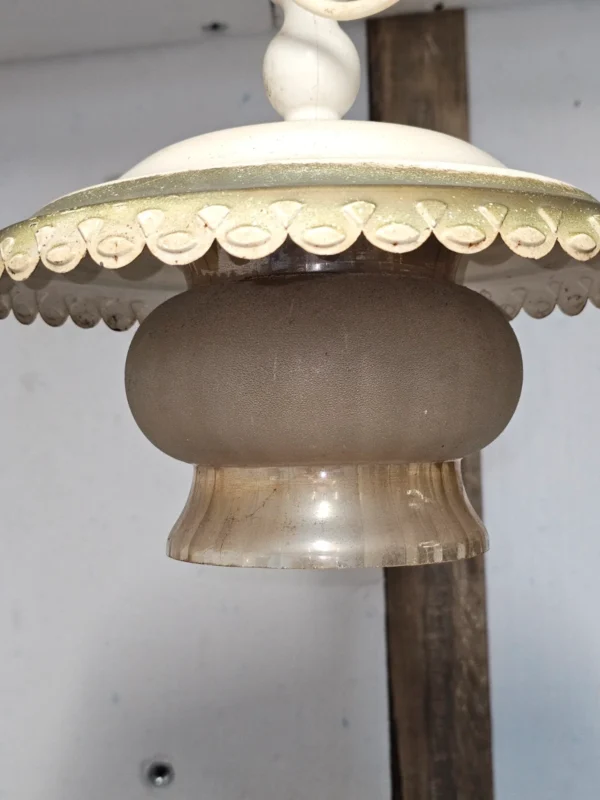 Lampa wisząca vintage Graeve biała z dymionym kloszem 27 cm