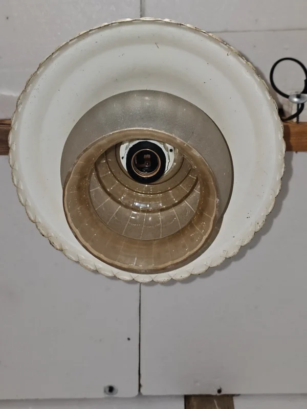 Lampa wisząca vintage Graeve biała z dymionym kloszem 27 cm