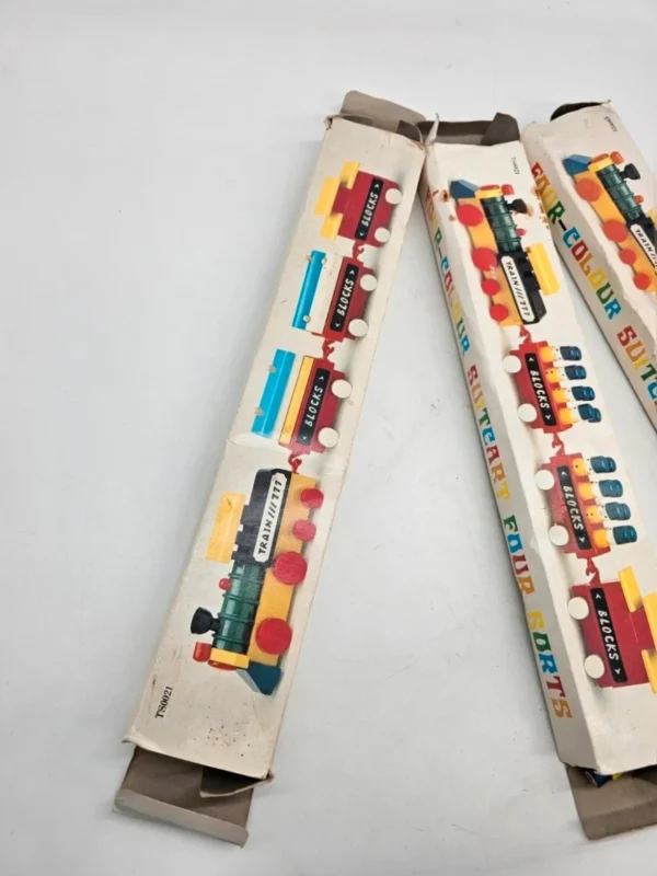 Drewniany pociąg Vintage Four Colour suitcart Zestaw 3 komplet z pudełkami